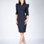 Rochie cambrata cu umeri structurati si detalii tip corset