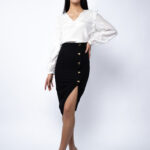 Bluza cu decolteu in V si volane delicate din matase