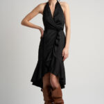 Rochie cu decolteu halter si spate gol